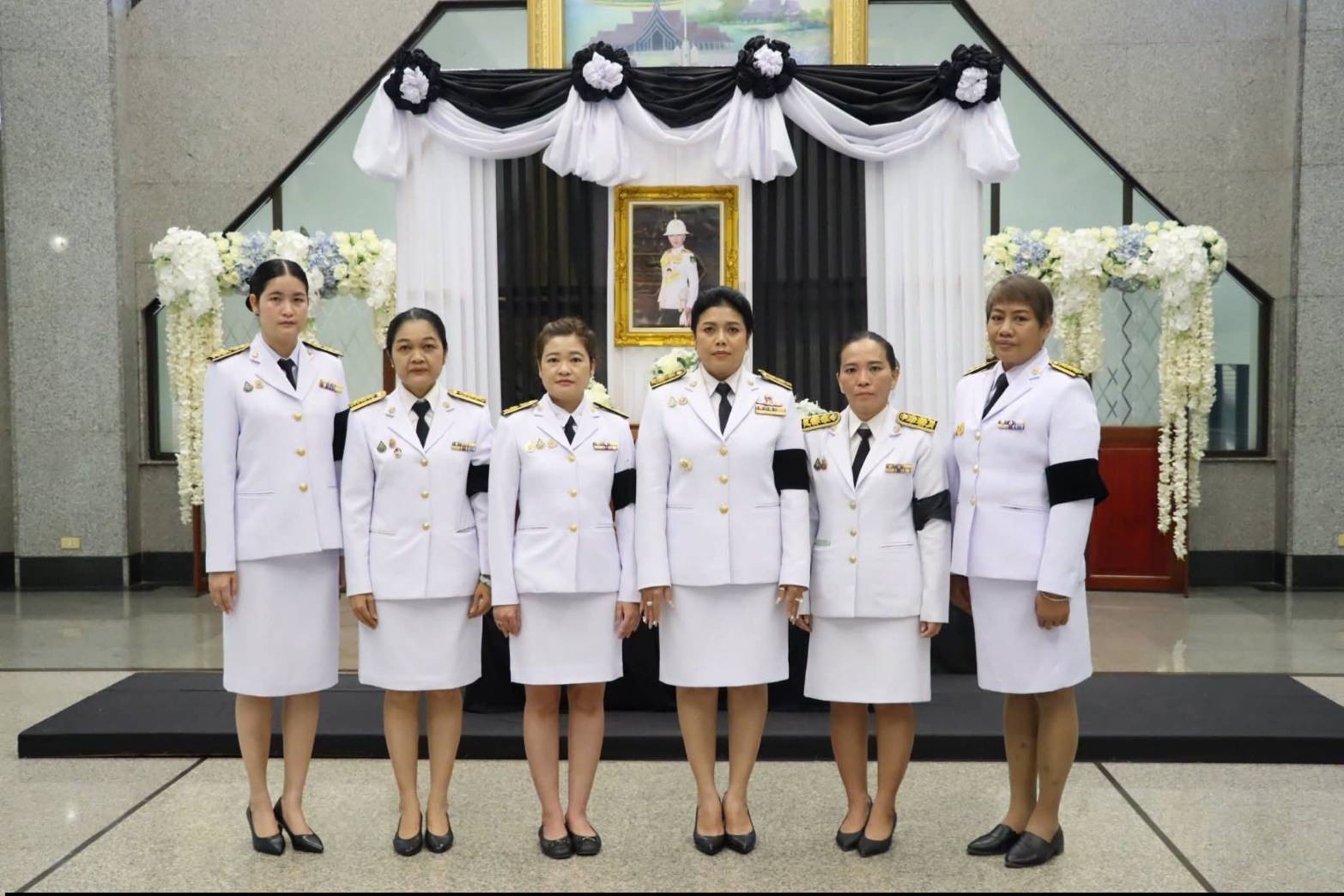 title - ศพส. จัดพิธีลงนามแสดงความอาลัยถวายแด่สมเด็จพระเจ้าลูกเธอ เจ้าฟ้าพัชรกิติยาภา นเรนทิราเทพยวดี กรมหลวงราชสาริณีสิริพัชร มหาวัชรราชธิดา ณ ศาลาพระมิ่งขวัญ ศูนย์ส่งเสริมและพัฒนาอาชีพเสริมนอกภาคการเกษตร (ศูนย์ศิลปาชีพบางไทรฯ (เดิม))